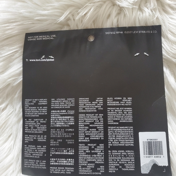 🦋5/$25 Levi's face mask - Picture 4 of 5